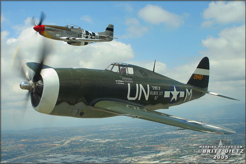 P-47G_Thunderbolt_-_P-51D_Mustang