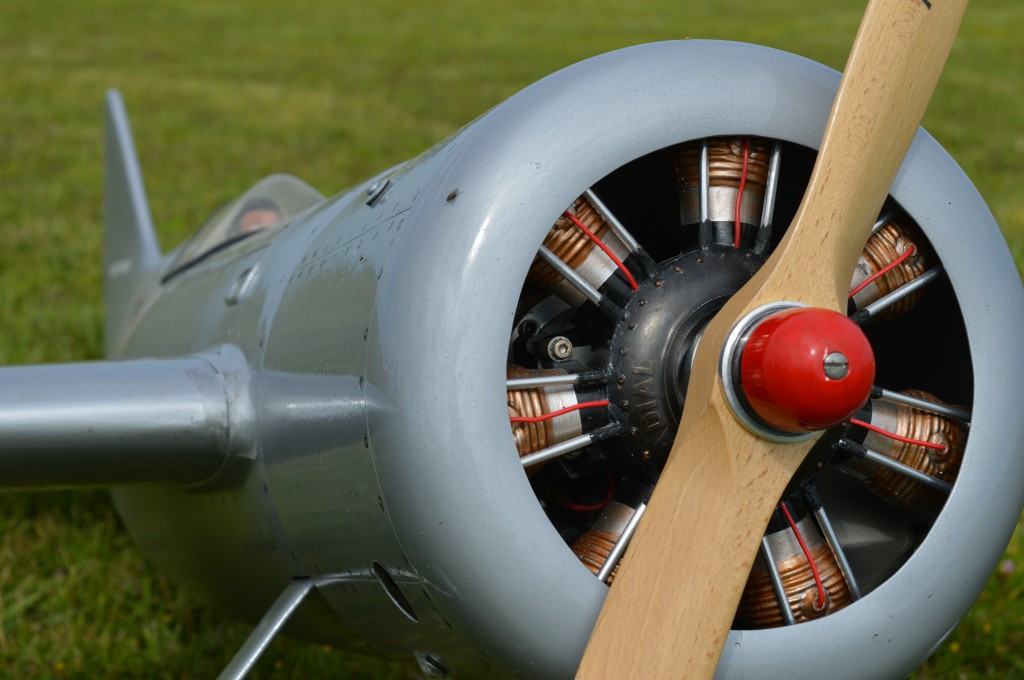 Le Faux moteur en étoile ( made in ... Ronk Aviation  Résine )