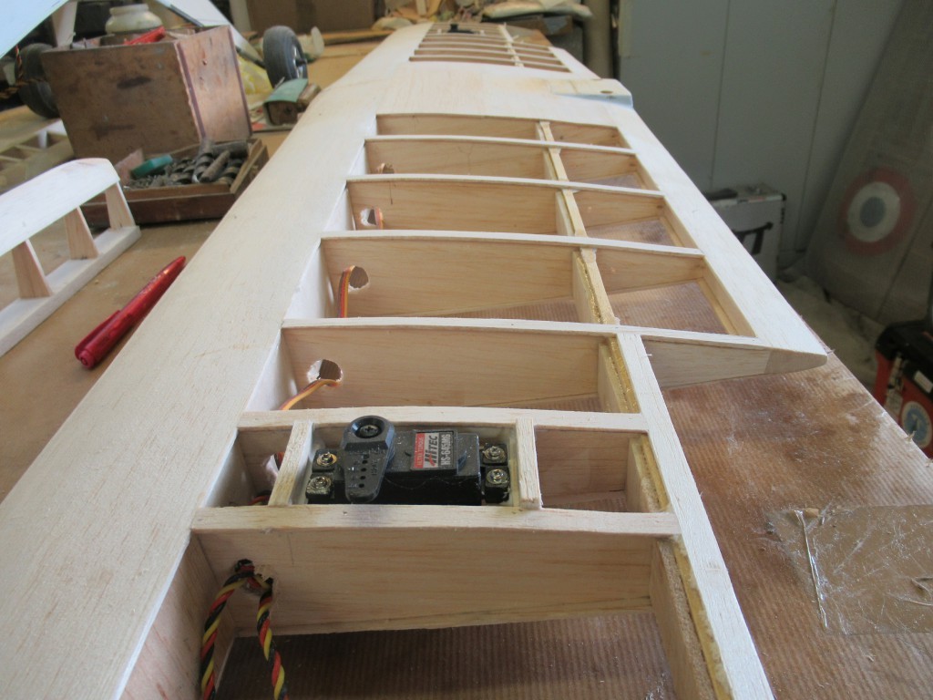 Tous les chapeaux de nervures sont posés