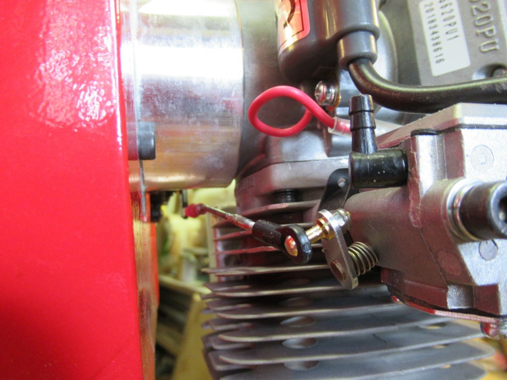 Pose de la commande de gaz , chape à boule à axe de  2,5mm  coté carburateur