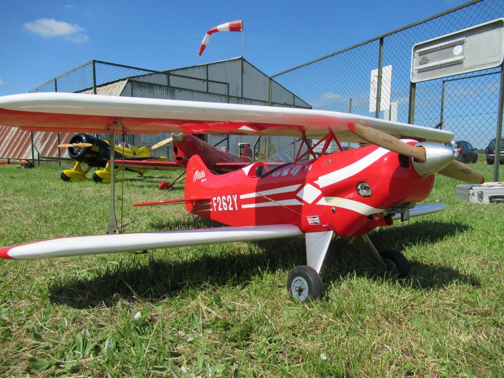 ce Pitts  est une  réalisation perso 1,72m d'envergure