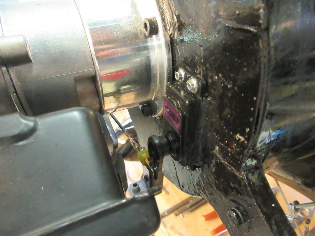 Servos de la commande de Gaz