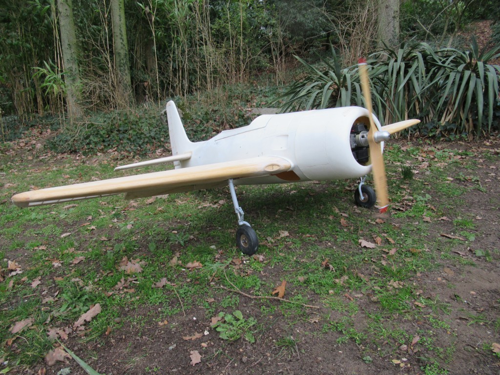 Controle de l'inclinaison de l'avion - Nickel