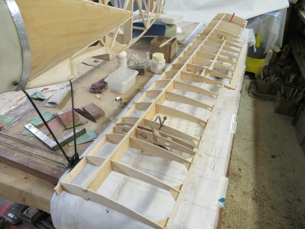 Aile haute en cour d'assemblage