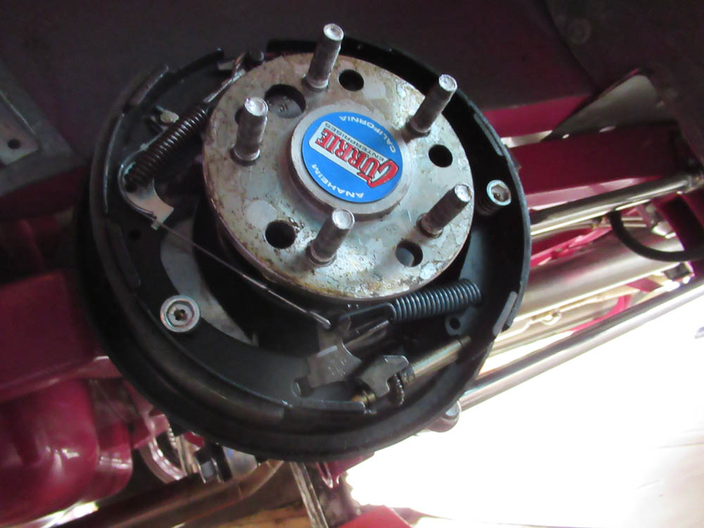 Vue générale  intérieure du tambour  de frein arrière