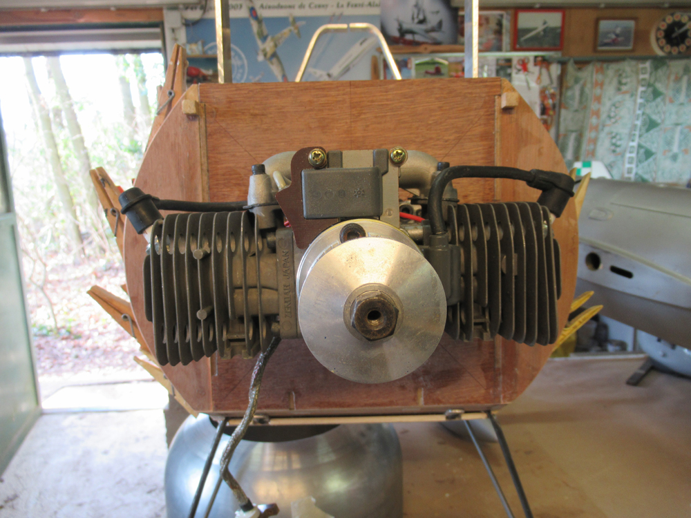 Fixation  provisoir  du moteur  Zénoah 74 cm3