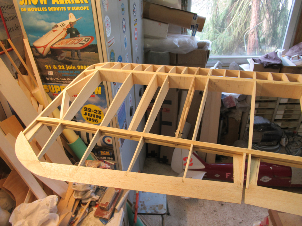 L'aileron  gauche sera découpé ultérieurement