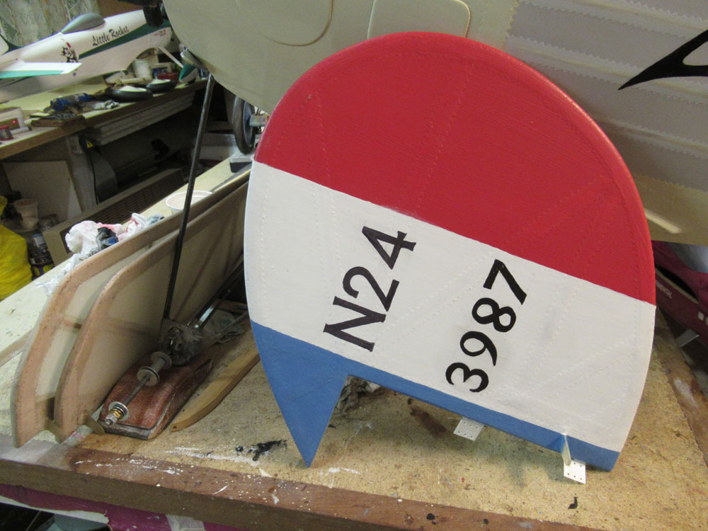 Inscriptions  sur la dérive avant patine