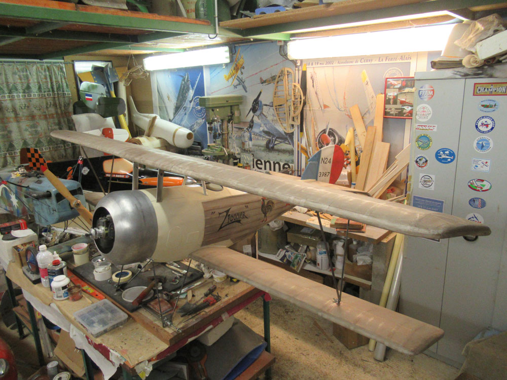 Assemblage des ailes pour la préparation des mats 