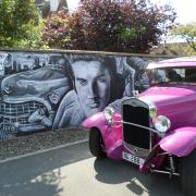Elvis .. sa cadillac et le Ford A 1931